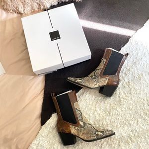 DOLCE VITA SABERN BOOTIES (SNAKEPRINT)
